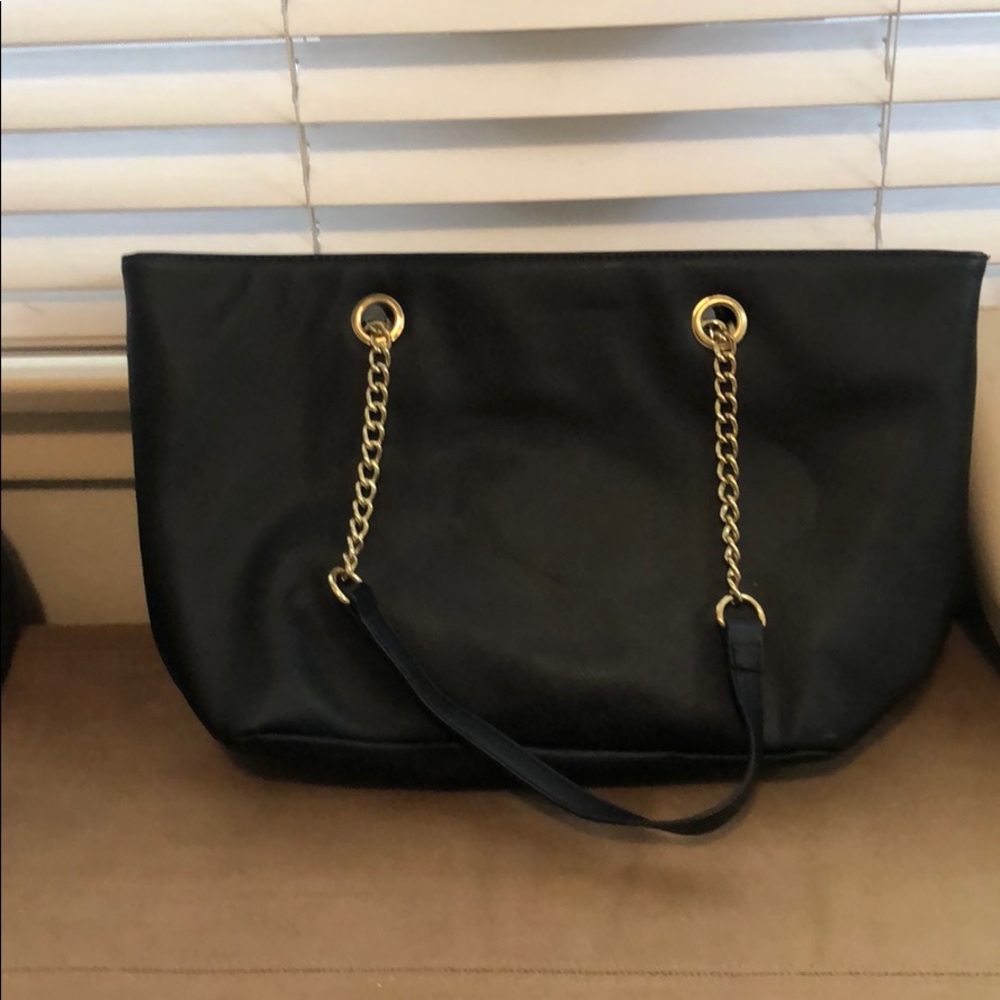 Purses - Picture 2 of 6